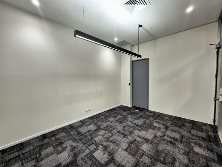 Shop 73/3 Maki Street Westgate_6