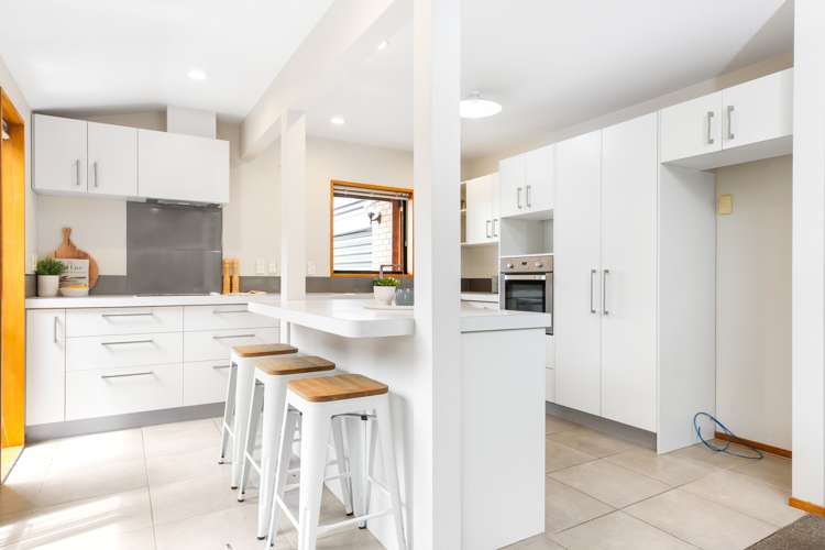 82 Chartwell Street Burwood_5