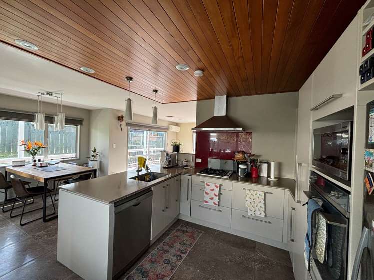 6 Kells Place Botany Downs_3