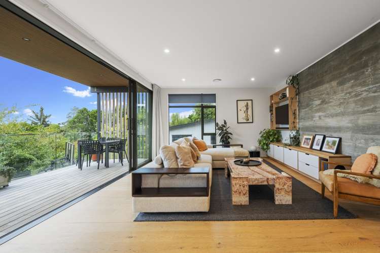 16 Arataki Views Way Glen Eden_11