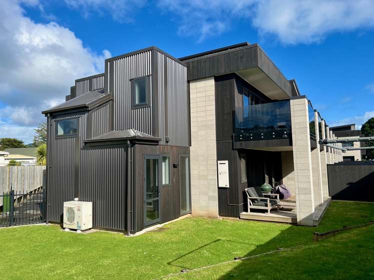 11/12 Wainui Road_0