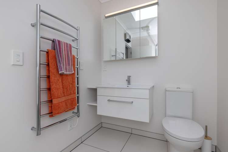 80 The Esplanade Raumati South_24