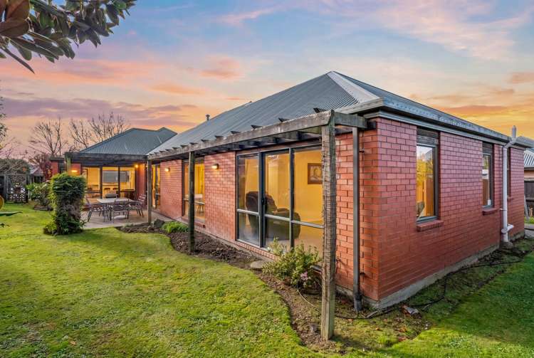 4 Amesbury Mews Avonhead_1