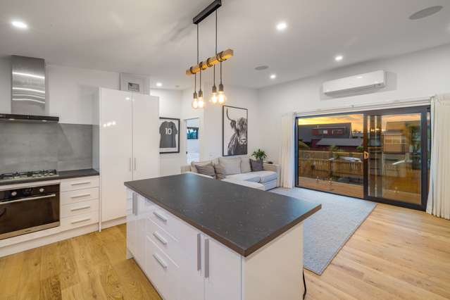 2/2 Mermaid Place Southshore_1