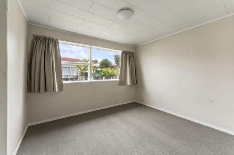 134 Mahia Road Wattle Downs_12