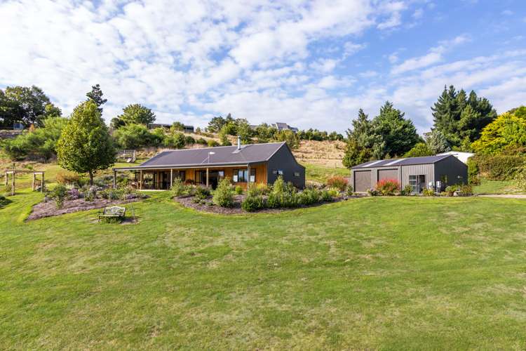 1/142 Mapara Road Acacia Bay_1