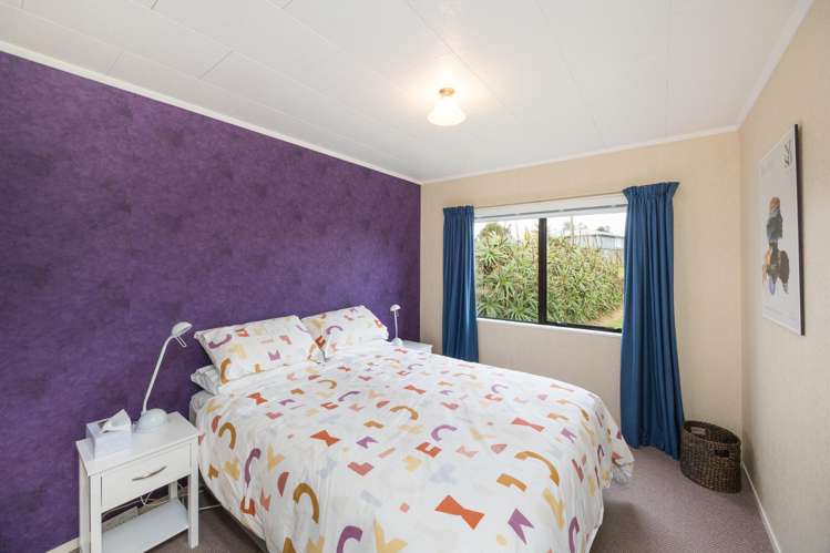 5 Hennessy Street East Foxton Beach_15