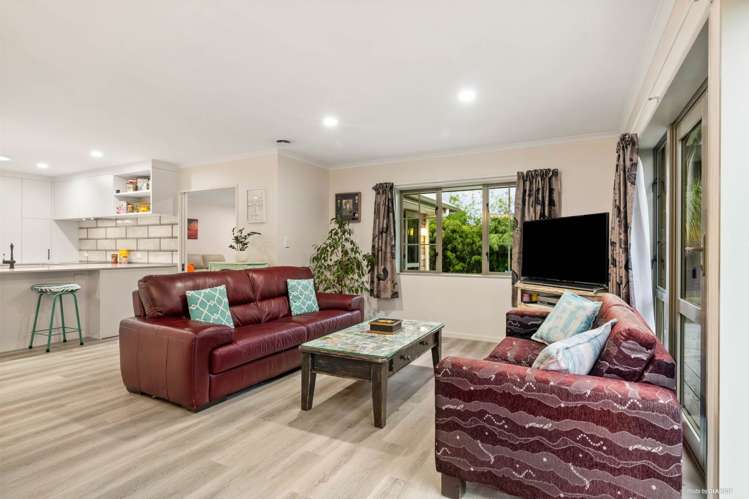 15 Awaroa Stream Drive Waiuku_9