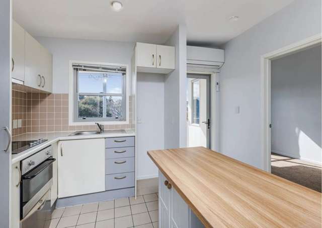Flat 3/33 Kenderdine Road Papatoetoe_1