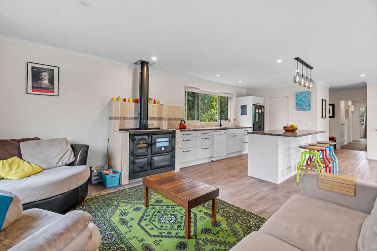 6 Tavinor Road Otaika Valley_12