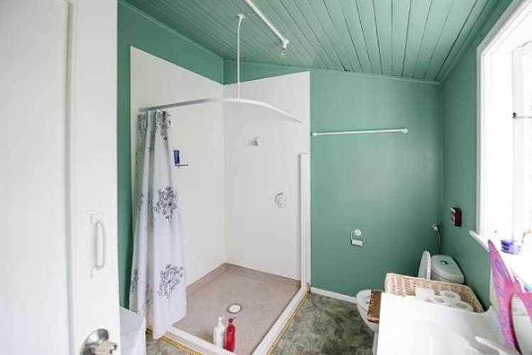 15 Main Road Owaka_5