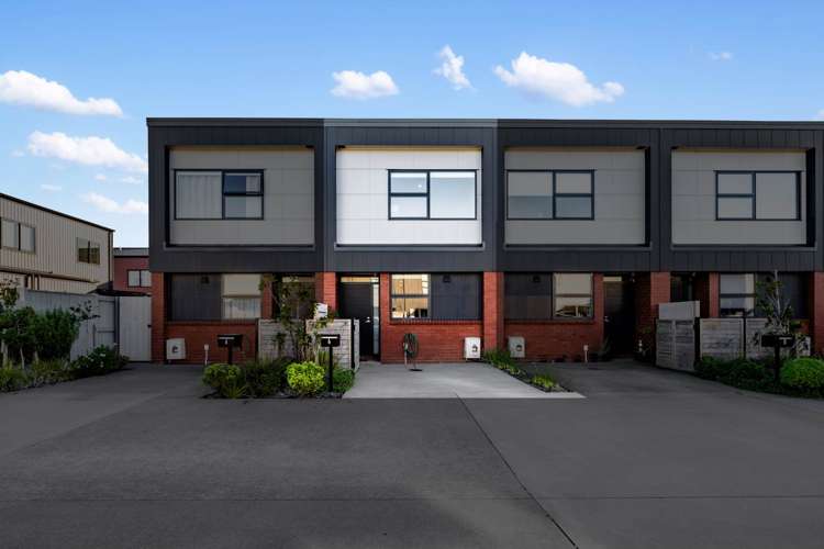 6 Magnetite Lane Flat Bush_34