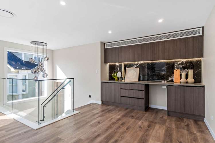 9C Olwyn Place Greenhithe_31