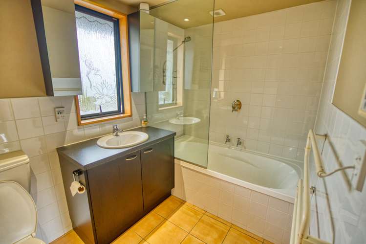 17 Korua Street Moana_18