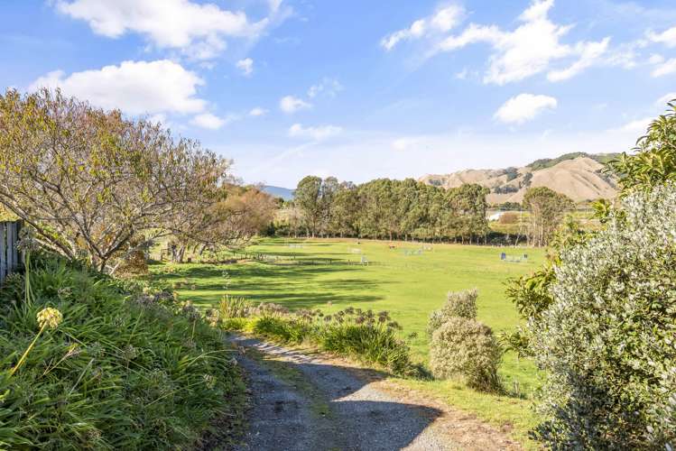 84 Derham Road Te Horo_1