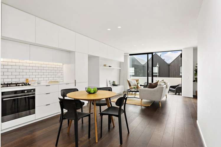 15 Jean Caldwell Way Island Bay_1