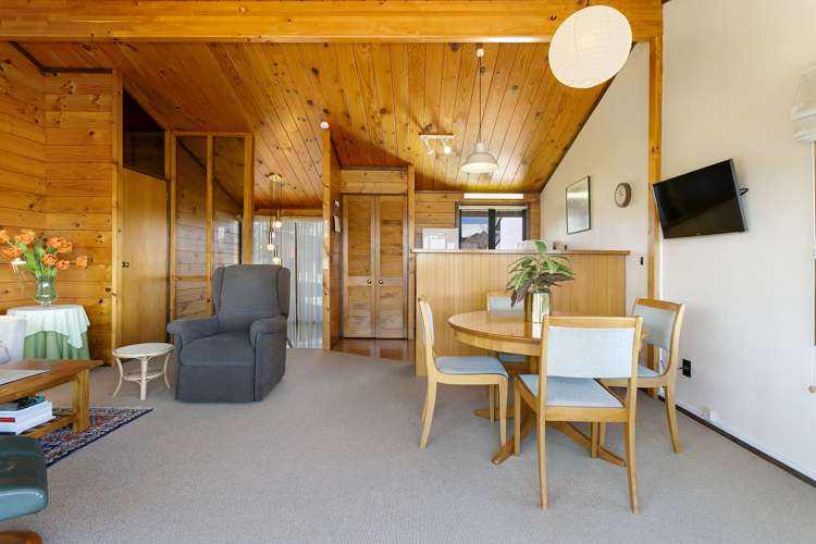 1a/9 Kurupae Road Hilltop_8