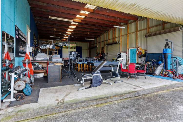 136 Okura River Road Okura_32