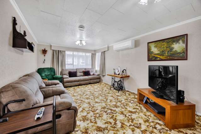 63 Longfellow Road Opunake_3