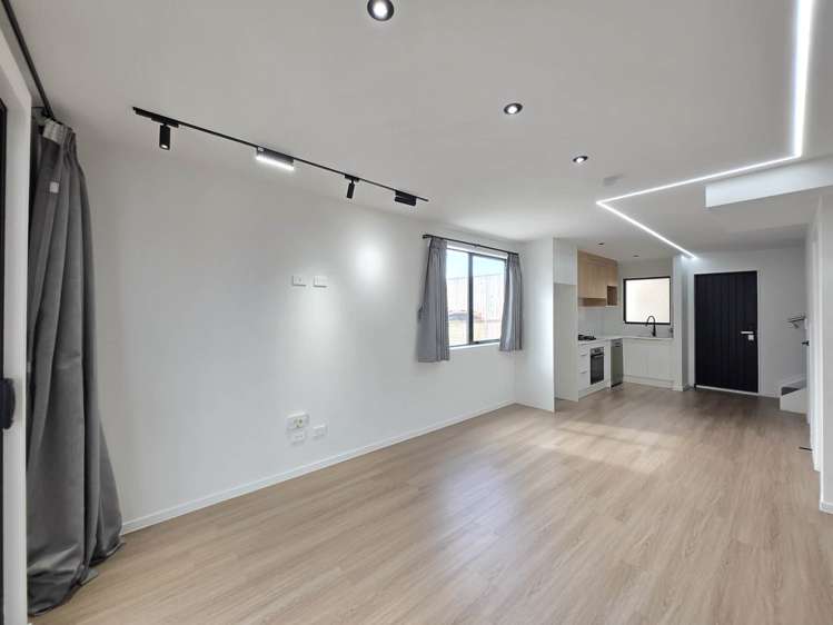 3/11 McLean Avenue Papatoetoe_3