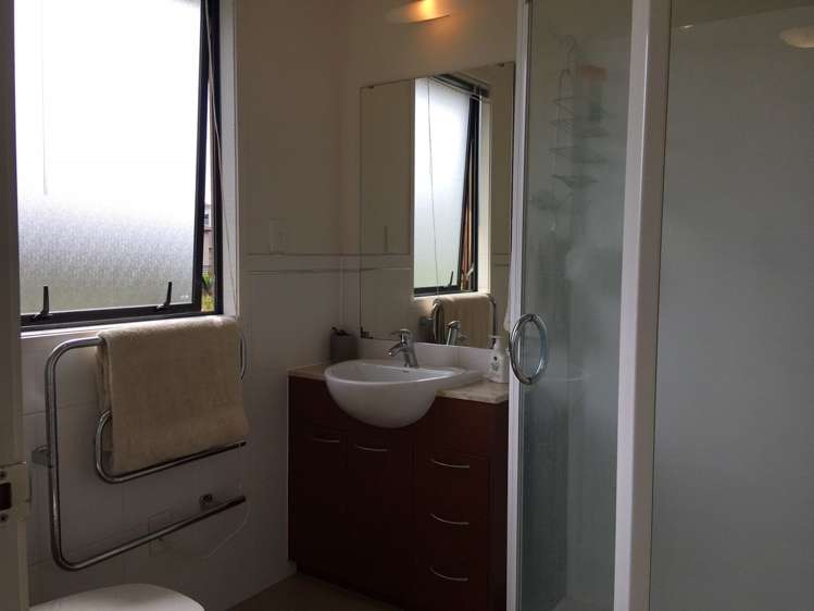 193 Kyle Road Greenhithe_15