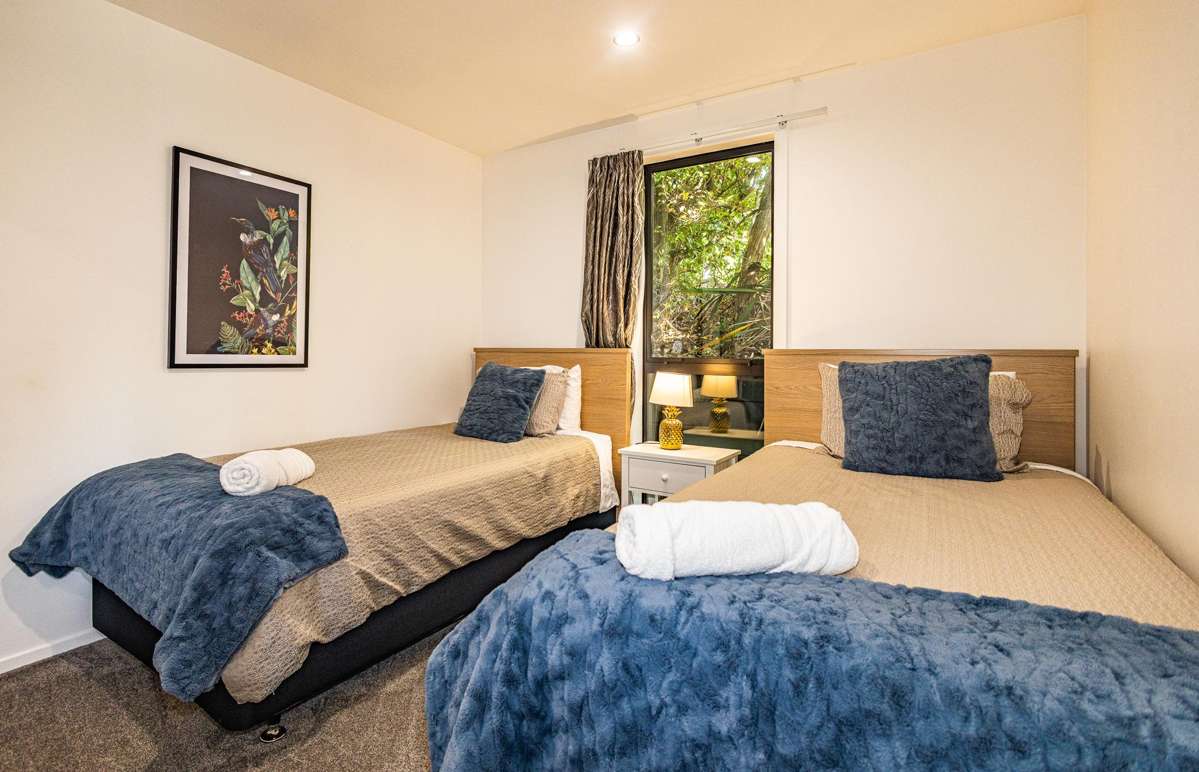 1 and 3 Tiffany Place_5