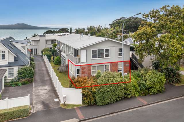 1/221 Hurstmere Road Takapuna_1