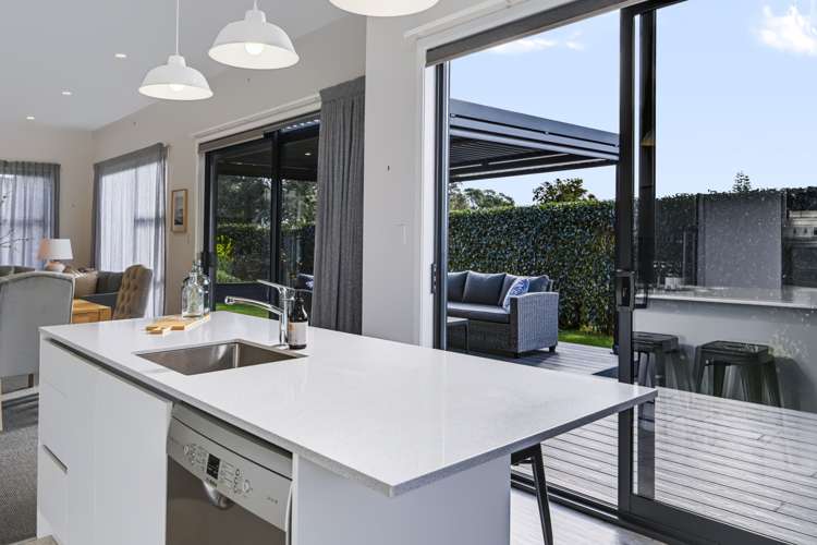 5 Kotare Drive Waiwhakaiho_12