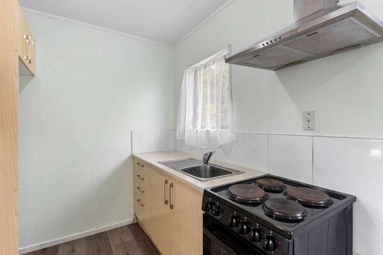 2/32 Maplesden Drive Clendon Park_7