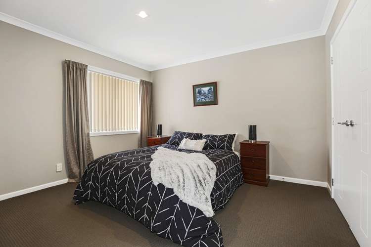 12 Devoy Drive Owhata_11