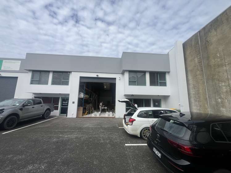 F/8 Vega Place_0
