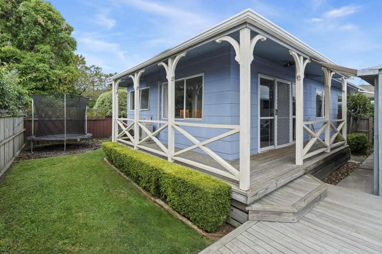 2/62 Parkers Road_0