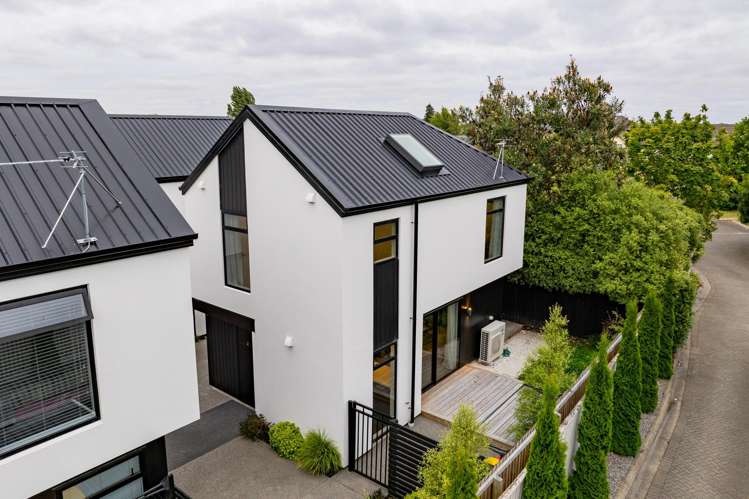 2/10 Brockworth Place Riccarton_15