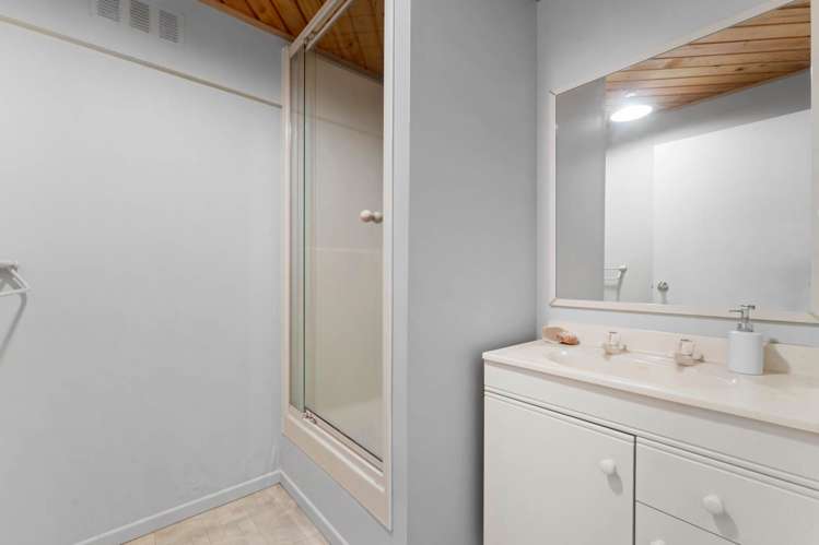 47 Wyoming Avenue Murrays Bay_24