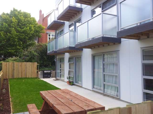 4/25C London Street Dunedin Central_1