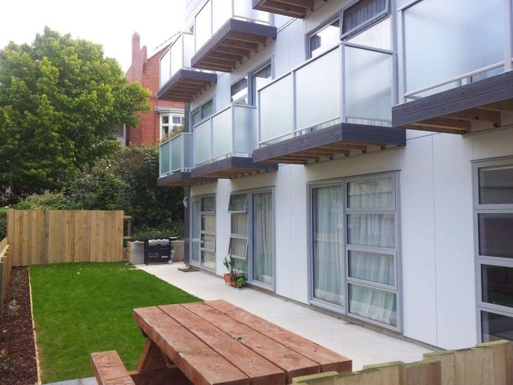 4/25C London Street Dunedin Central_1