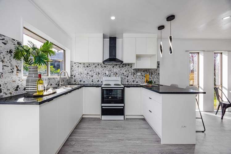 2/29 Trentham Road Papakura_4