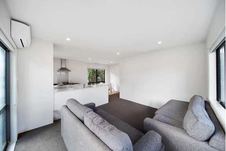 90 Chelburn Crescent Mangere East_11