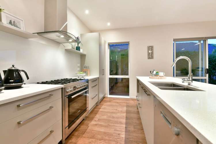 8 Bella Vista Drive Gulf Harbour_56