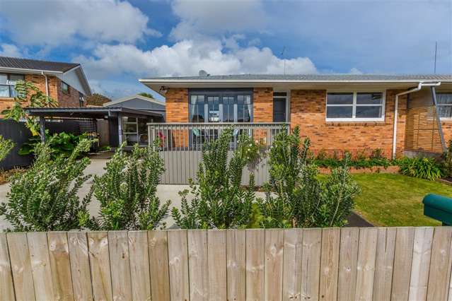 1a Leeson Place Mangere_1