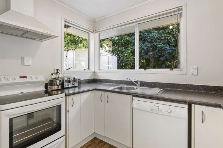 9 Magnolia Grove Maungaraki_10