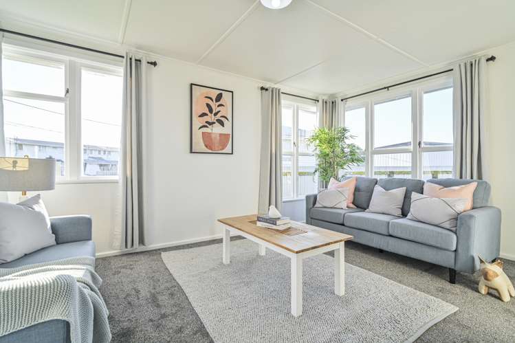 403 Montgomery Street Raureka_10