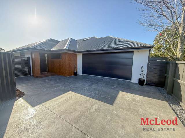 Sun-Filled, Secure & Superbly Located