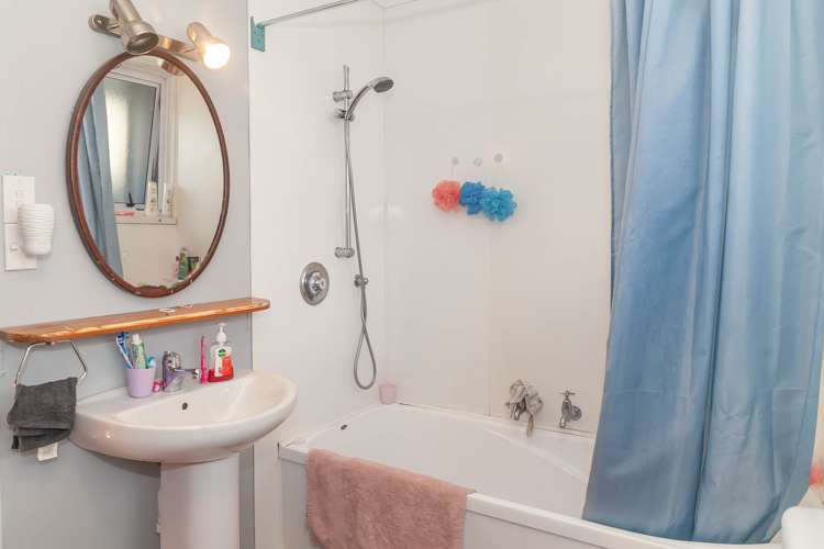 5 Feary Crescent Takaka_15