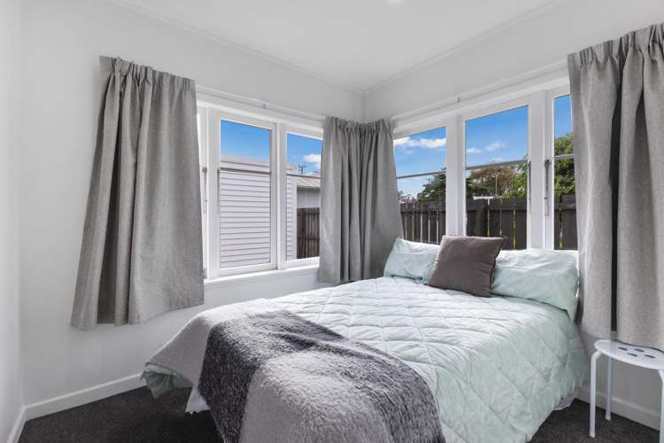 2/8 Fisher Crescent Otara_9