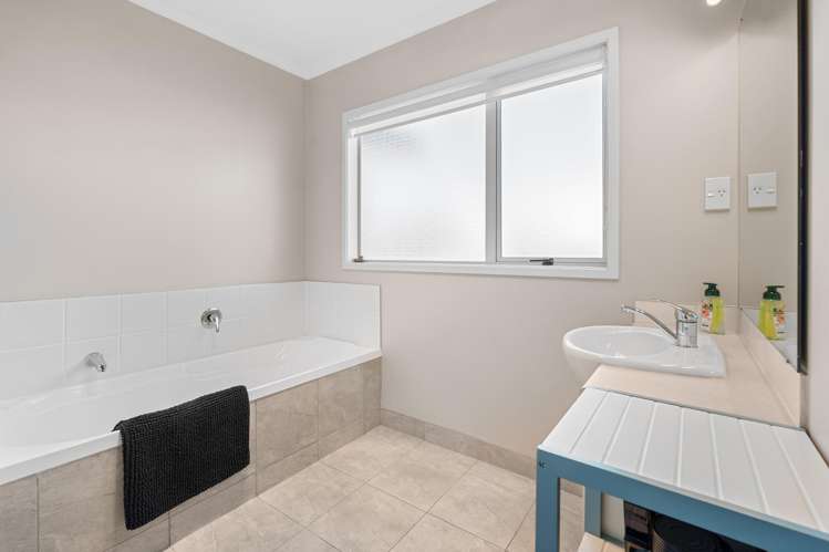7 Totara Views Drive Red Beach_23