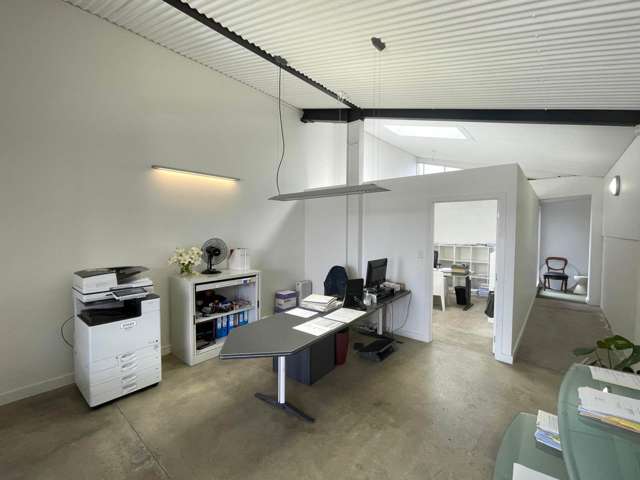 TIDY GREY LYNN OFFICE