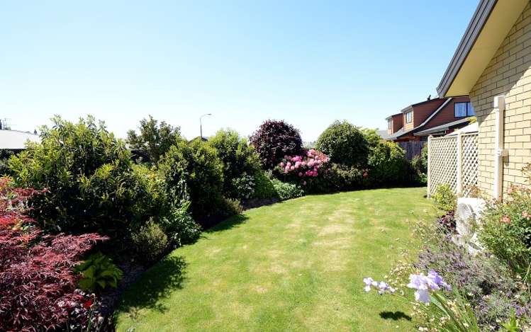 5 Falcon Drive Allenton_12