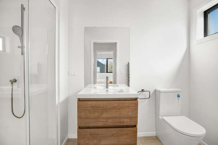 10/12 Marion Street Silverstream_15