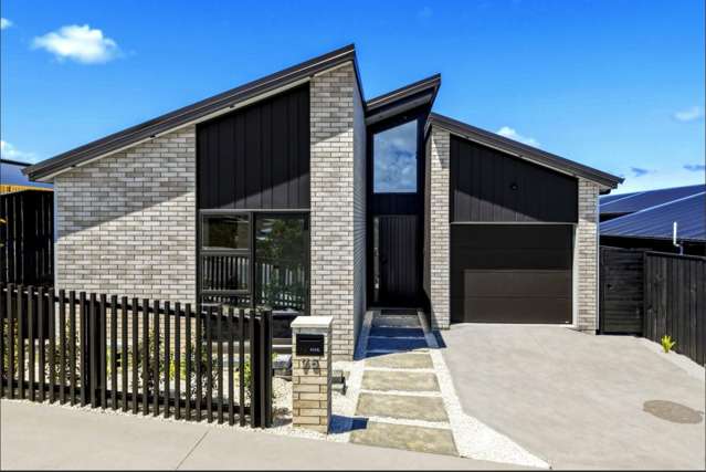 Stylish New Family Home with Outdoor Sanctuary